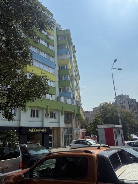 13 Septembrie, Marriott,